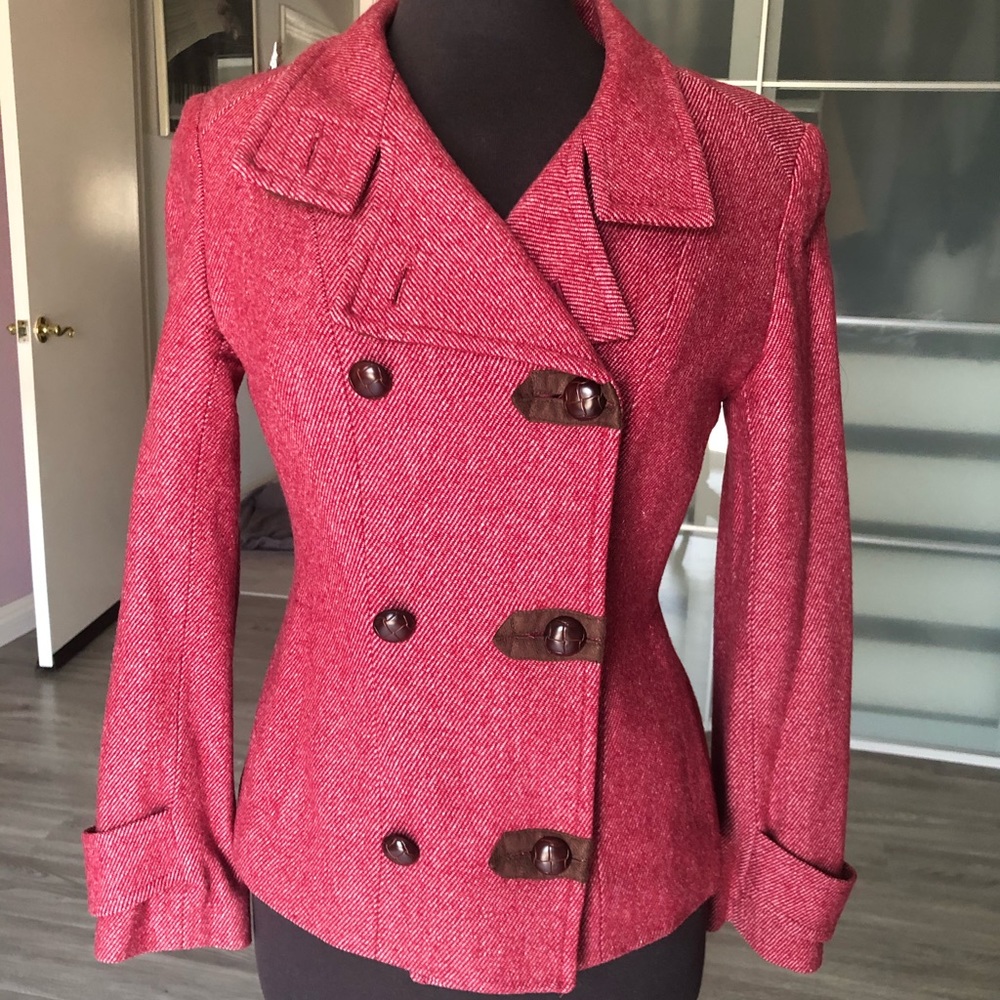 Women vintage blazer in red color